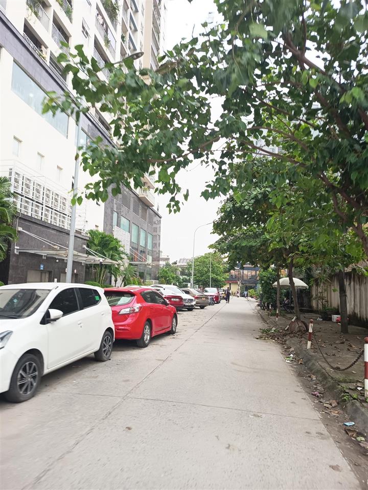Quá rẻ rồi  chỉ tầm 190tr/m2  bán 490m2 đất nguyễn văn cừ  gia thuỵ  full thổ cư  ô tô tránh