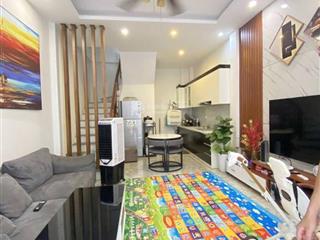 Cực hiếm  hơn 8 tỷ  nhà phân lô nguyễn sơn  5 tầng cực mới  5m ra ô tô tránh.