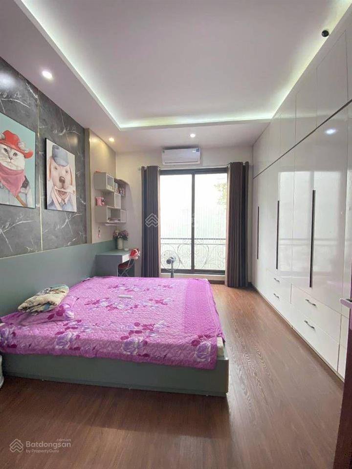 Cực hiếm  hơn 8 tỷ  nhà phân lô nguyễn sơn  5 tầng cực mới  5m ra ô tô tránh