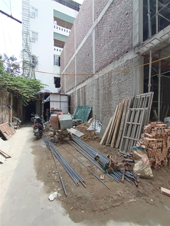 Hàng hiếm  hơn 5 tỷ  bán đất sài đồng  42m2 lô góc  sổ vuông