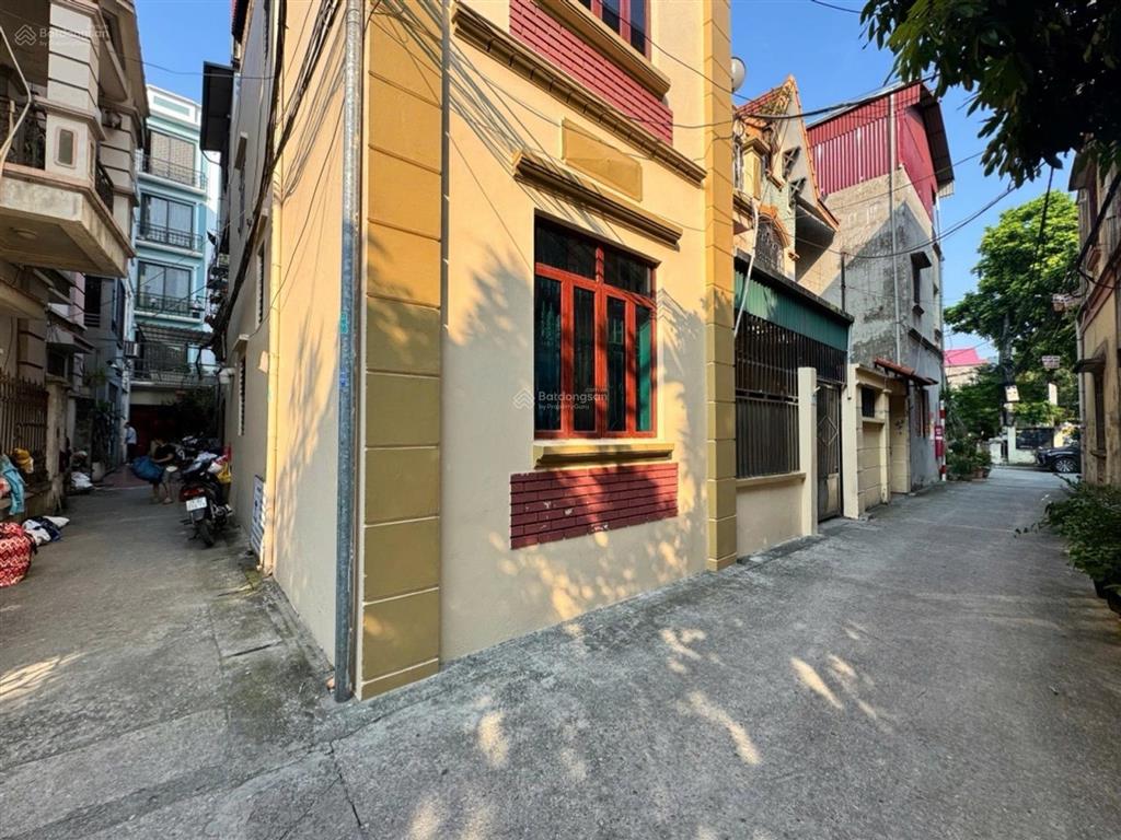 Hàng cực hiếm  hơn 8 tỷ  bán nhà nguyễn văn cừ  gia thụy 48m2, 4 tầng dân xây, lô góc