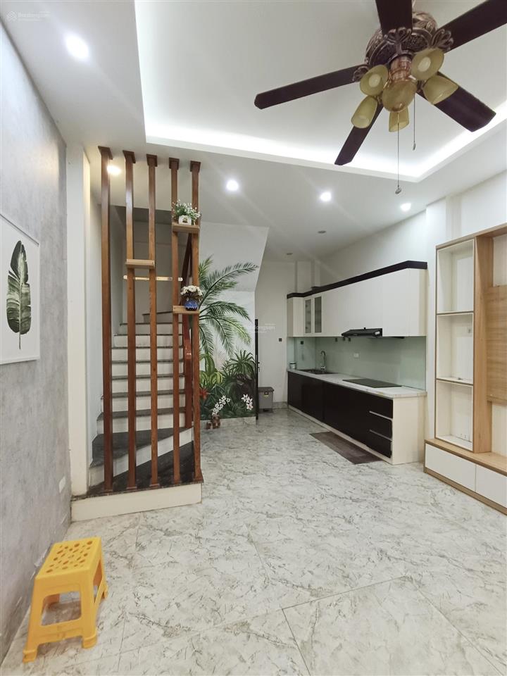 Nhà nguyên căn phố nguyễn sơn  5 tầng rất mới  ô tô ngay cổng  10 triệu