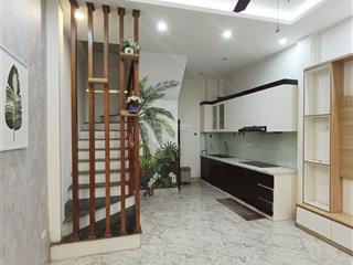 Nhà nguyên căn phố nguyễn sơn  5 tầng rất mới  ô tô ngay cổng  10 triệu