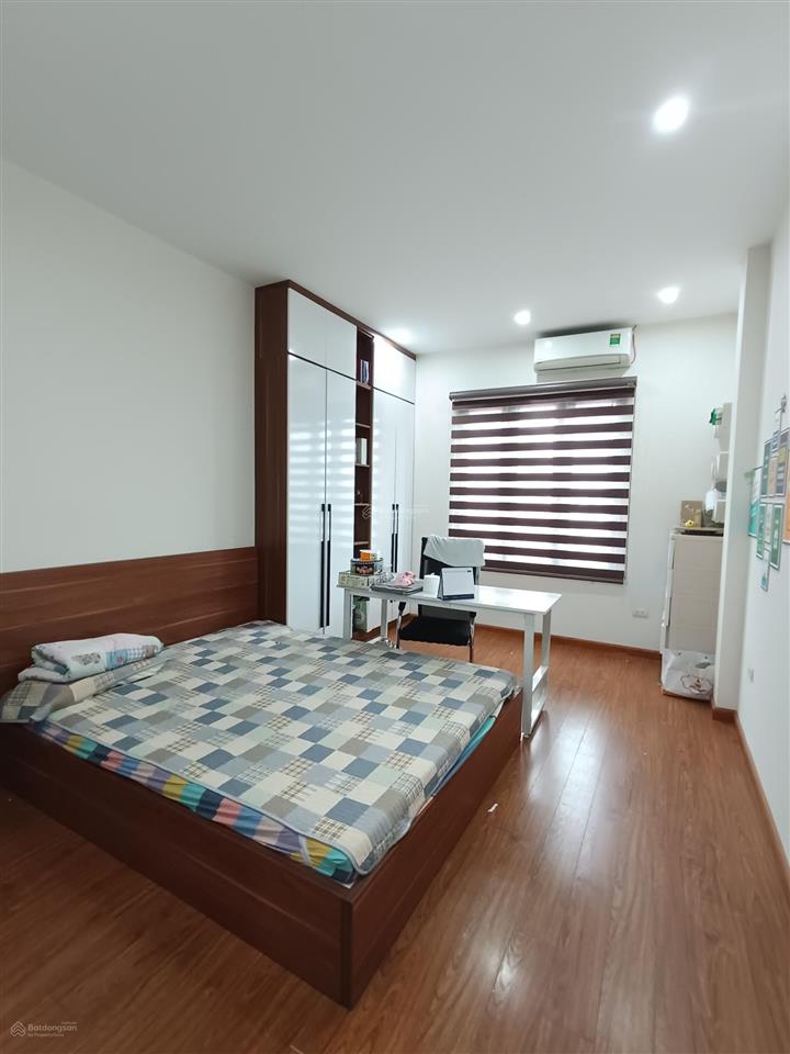 Hàng cực hiếm  chỉ hơn 6 tỷ  nhà ngọc thụy  ô tô tránh dừng đỗ cổng  30m ra phố