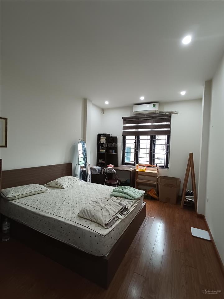 Hàng cực hiếm  chỉ hơn 6 tỷ  nhà ngọc thụy  ô tô tránh dừng đỗ cổng  30m ra phố