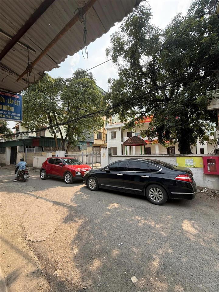 Hàng cực hiếm  chỉ hơn 6 tỷ  nhà ngọc thụy  ô tô tránh dừng đỗ cổng  30m ra phố