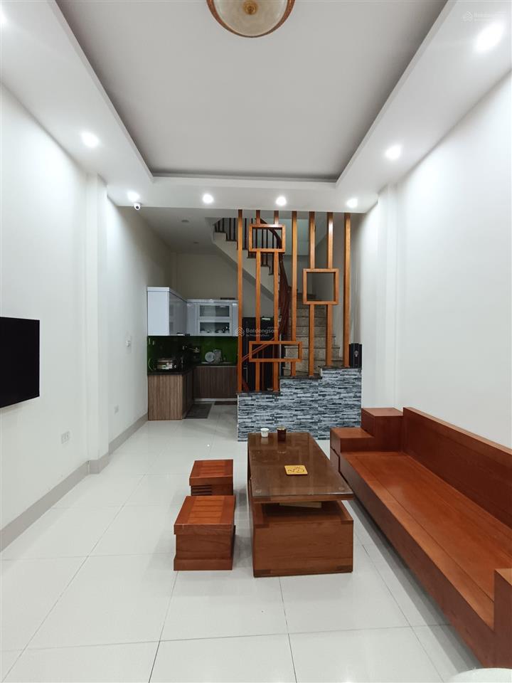 Hàng cực hiếm  chỉ hơn 6 tỷ  nhà ngọc thụy  ô tô tránh dừng đỗ cổng  30m ra phố