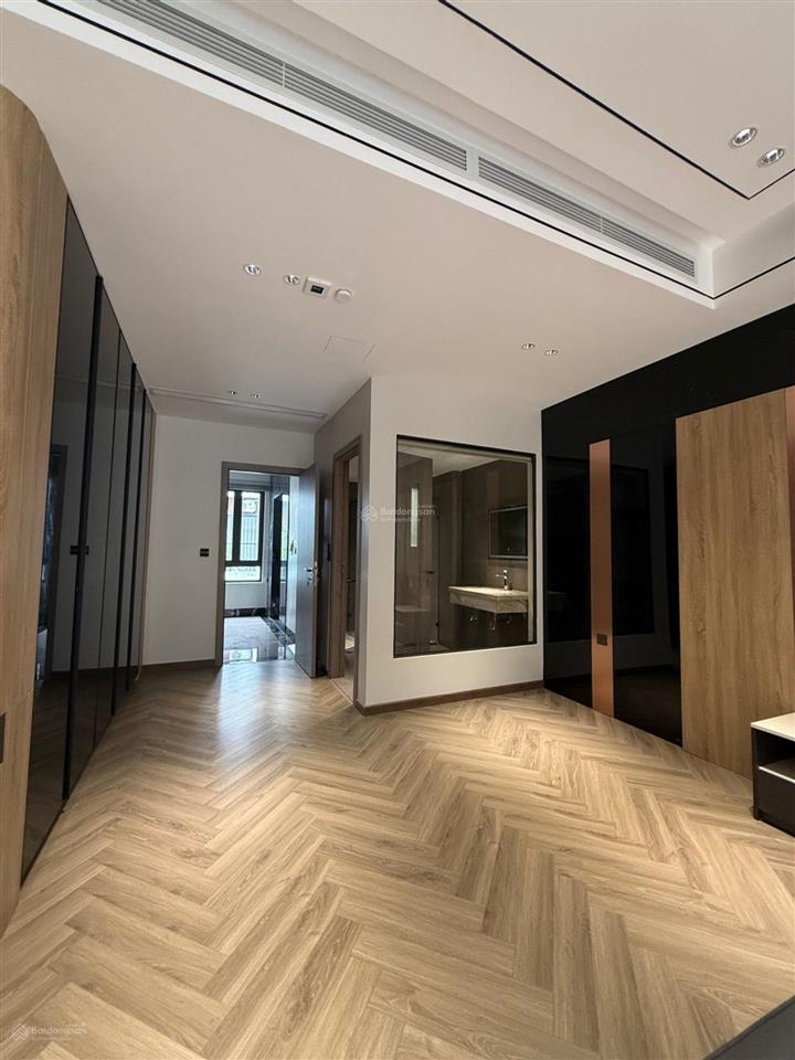 Hạ chào 2 tỷ  nguyễn văn cừ  70m2 x 6 tầng duplex  thang máy 630kg  tài sản công năng kép.