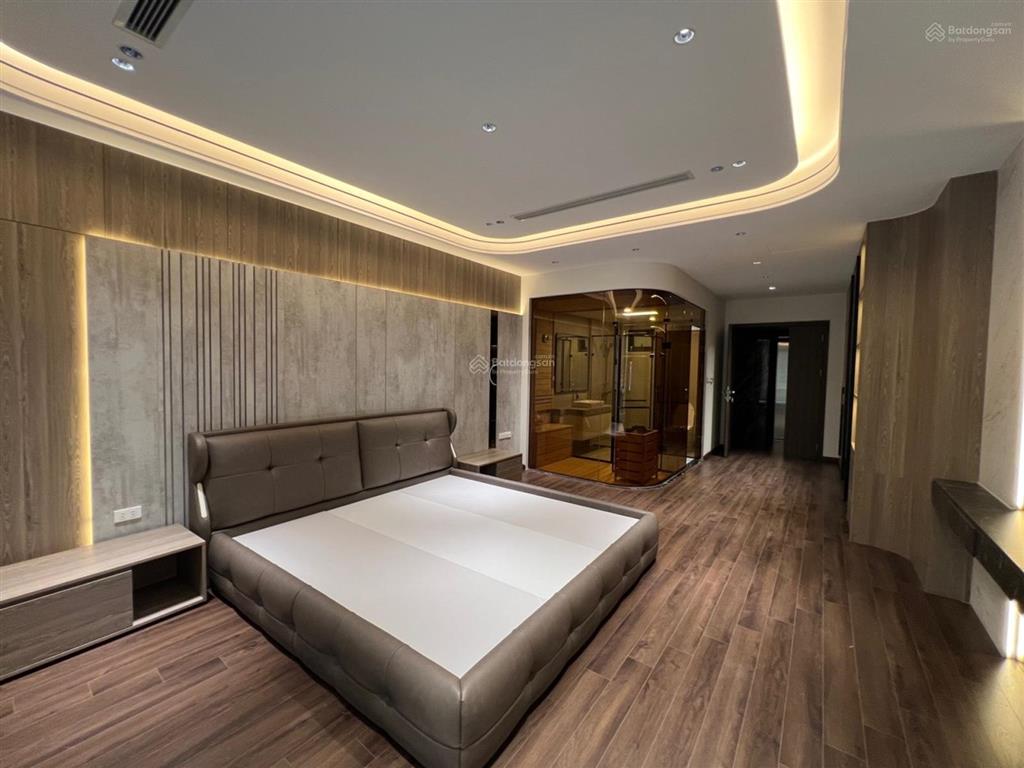 Rất hiếm  ngọc lâm 68m2  7 tầng thang máy gara 2 ô tô  1 nhà ra phố  hơn 23 tỷ.