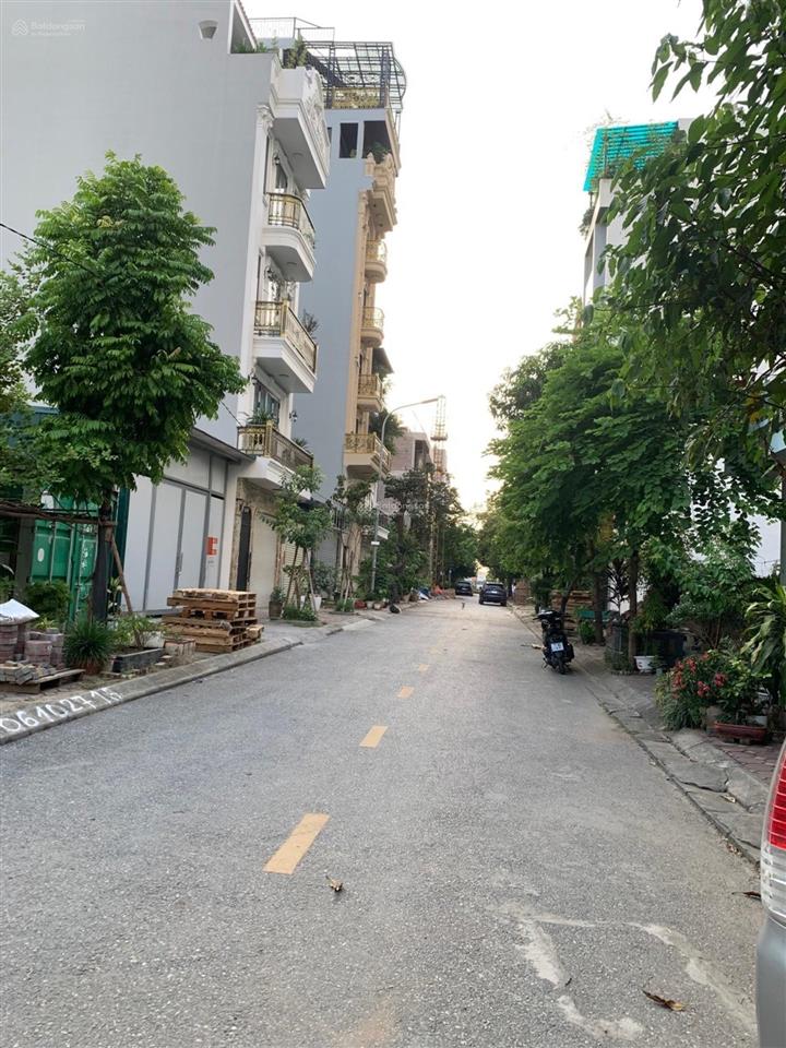 Bán đất đấu giá nguyễn thời trung, thạch bàn 83m2, đường rộng, giá 250 triệu/m2