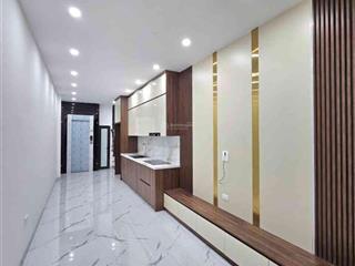 Hàng siêu hiếm  bán nhà giang biên 35m2 có thang máy, ô tô đỗ cổng, full nội thất, nhỉnh 7 tỷ