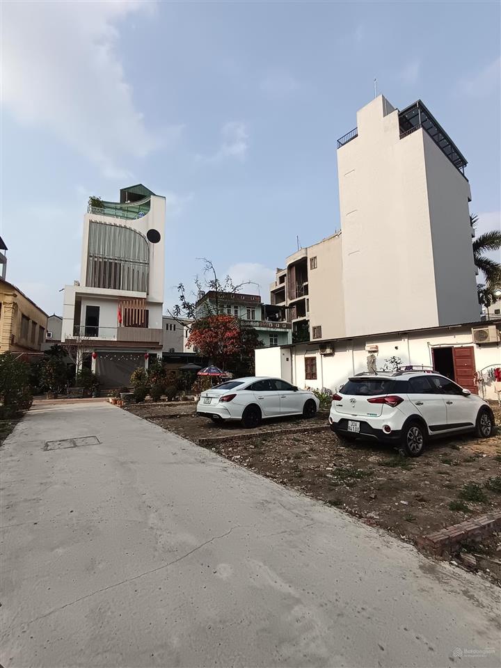 Cực hiếm  giá siêu linh động  50m2 đất ngọc thụy mặt tiền 5m  lô góc  ô tô vào  tầm 10 tỷ