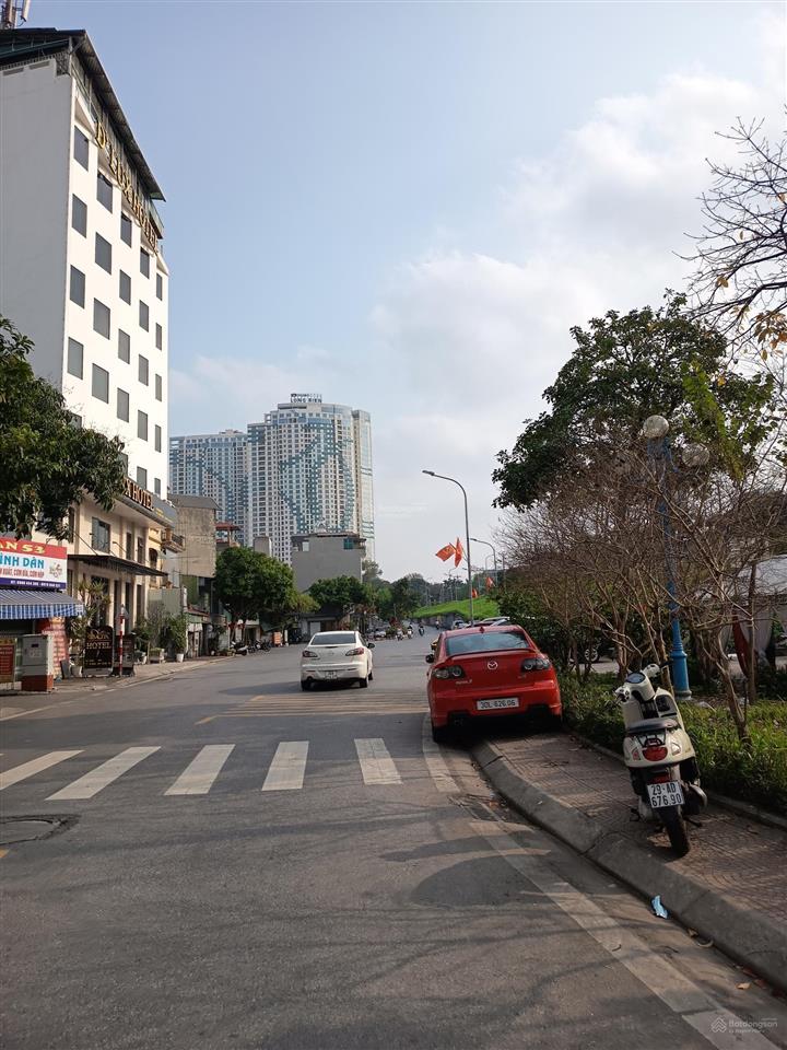 Cực hiếm  giá siêu linh động  50m2 đất ngọc thụy mặt tiền 5m  lô góc  ô tô vào  tầm 10 tỷ