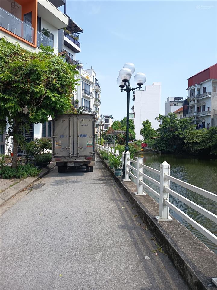 Cực hiếm  giá siêu linh động  50m2 đất ngọc thụy mặt tiền 5m  lô góc  ô tô vào  tầm 10 tỷ