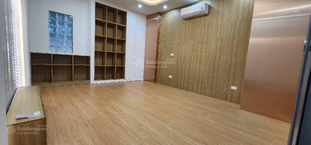 Cực hiếm  hạ sốc bán nhà bồ đề, 72m2, 5 tầng, thang máy kính, gara ô tô, giá hơn 19 tỷ