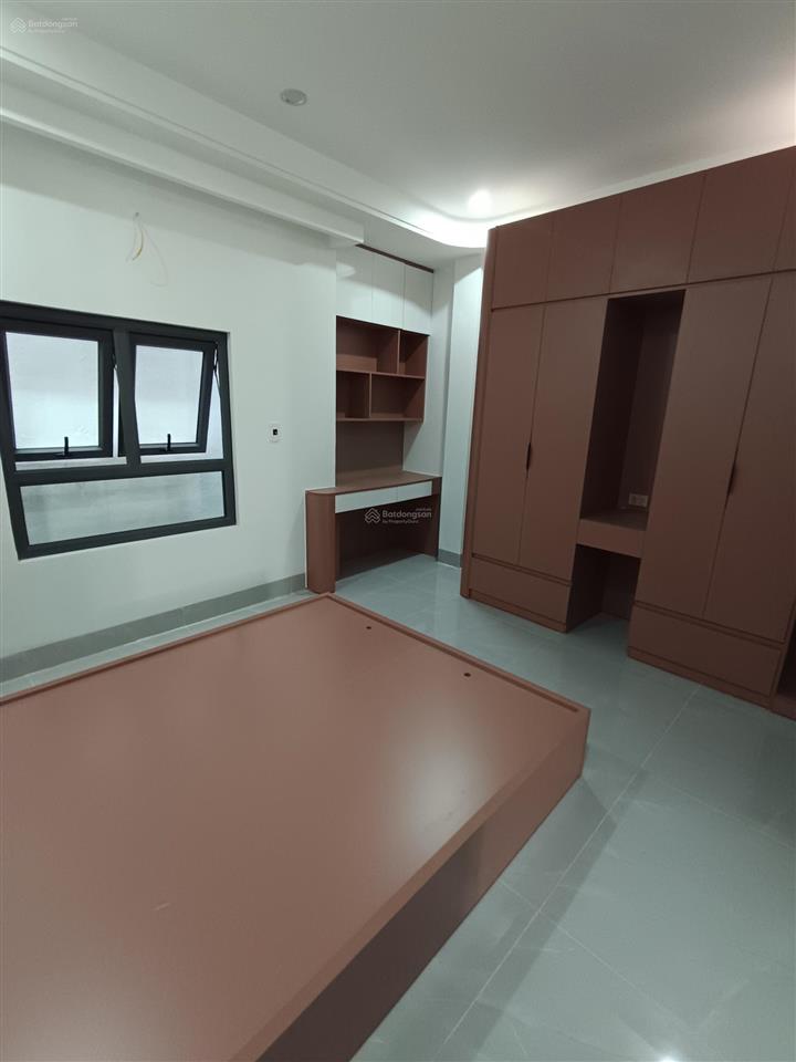 Cực hiếm  thạch bàn, nhà 50m2 x 5 tầng, thang máy kính, xe tải đỗ cổng, giá hơn 8 tỷ
