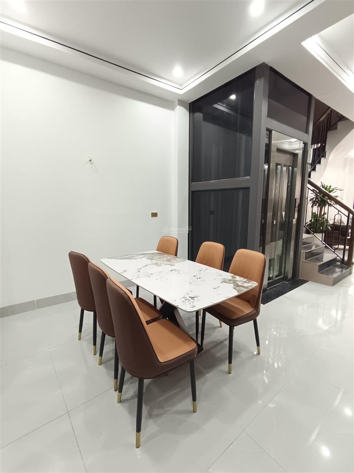 Cực hiếm  thạch bàn, nhà 50m2 x 5 tầng, thang máy kính, xe tải đỗ cổng, giá hơn 8 tỷ