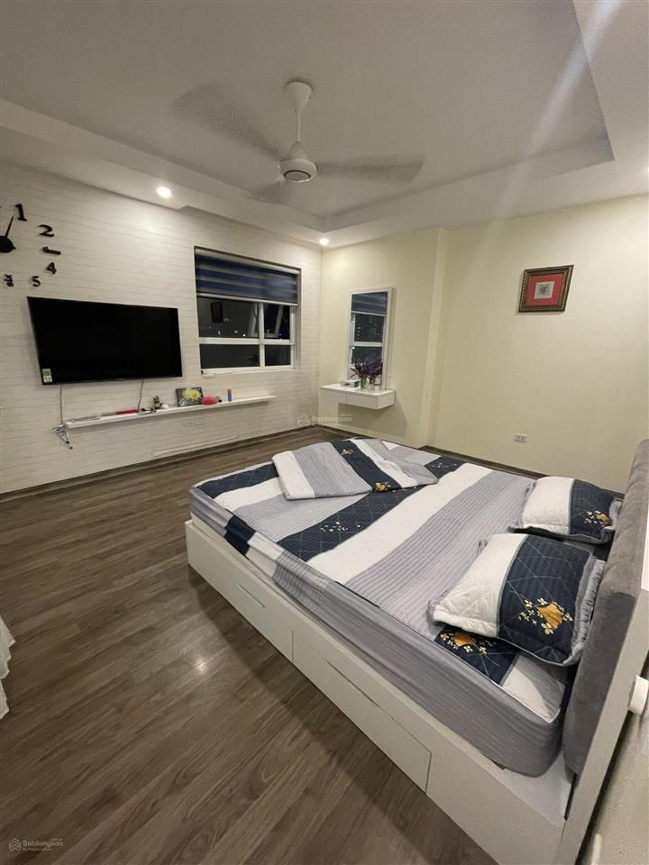 Hot...... chỉ 9,5 tỷ thôi ạ !!! em có căn hộ 3pn 90m2 chung cư kđt mới nghĩa đô cần bán gấp