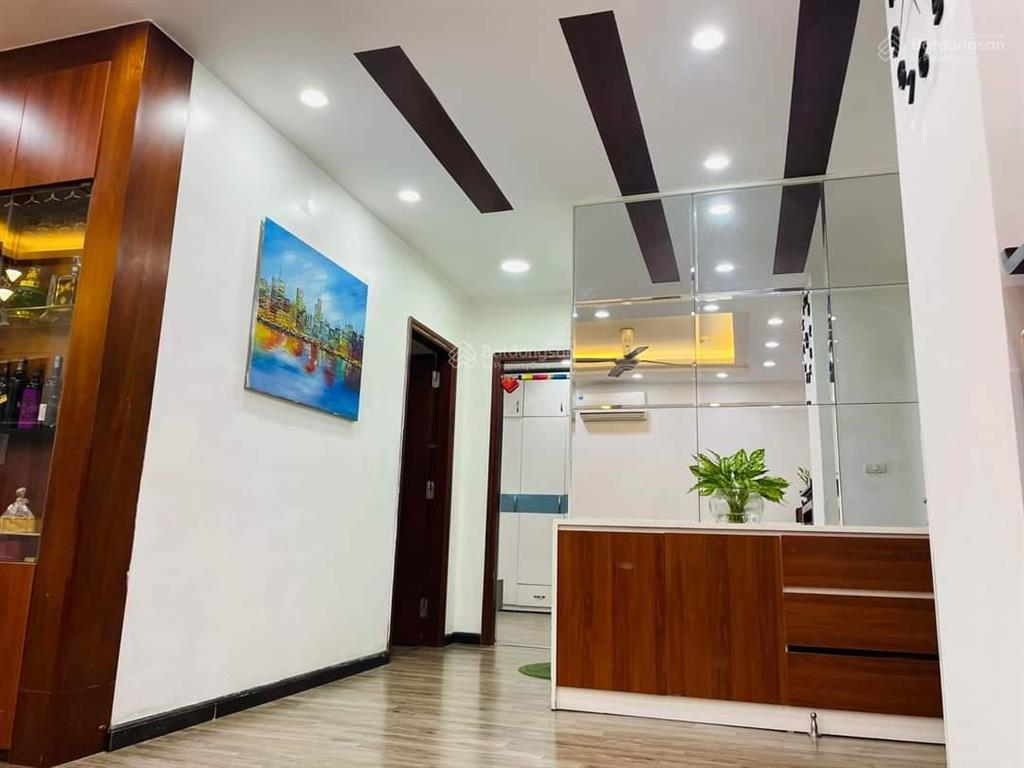 Bác gái em cần chuyển nhượng lại căn hộ 2pn 80m2 chung cư kđt nam cường chỉ 7,1 tỷ, tầng 12 đẹp