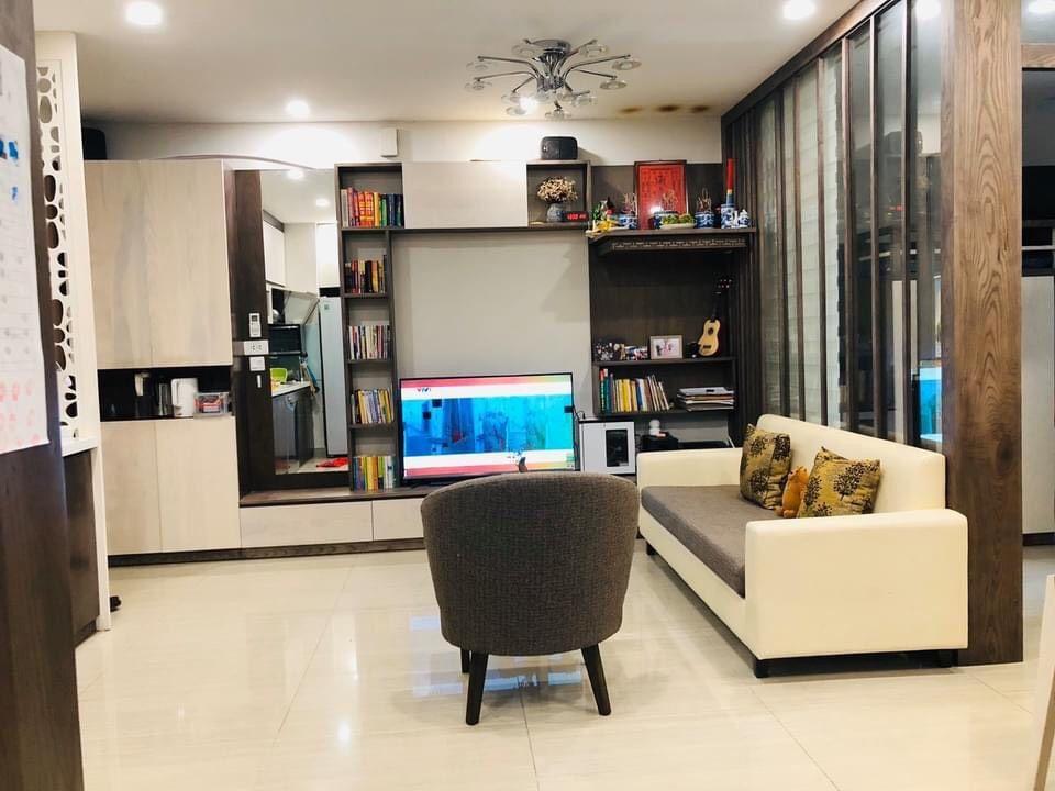 Bán căn El Dorado tây hồ 2pn, diện tích 55m² sổ đỏ, giá chỉ 5,75 tỷ full nội thất ạ