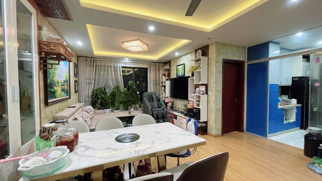 Chỉ 5,4 tỷ thôi ạ !! Em có căn hộ 2PN 70m2 chung cư Green Stars cần bán gấp , giá thấp nhất