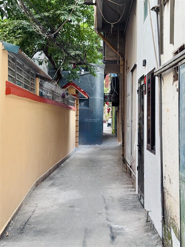Nhà mình cần bán căn nhà 19m2 tại thanh xuân, ngõ thông, không quy hoạch