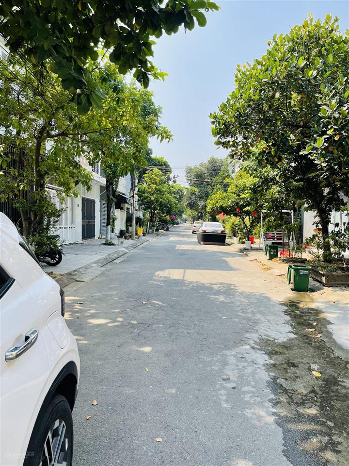 Chính chủ bán đất đường 5,5m nguyễn văn giáp  hòa xuân  hướng tây , vị trí đẹp, giá tốt nhất.