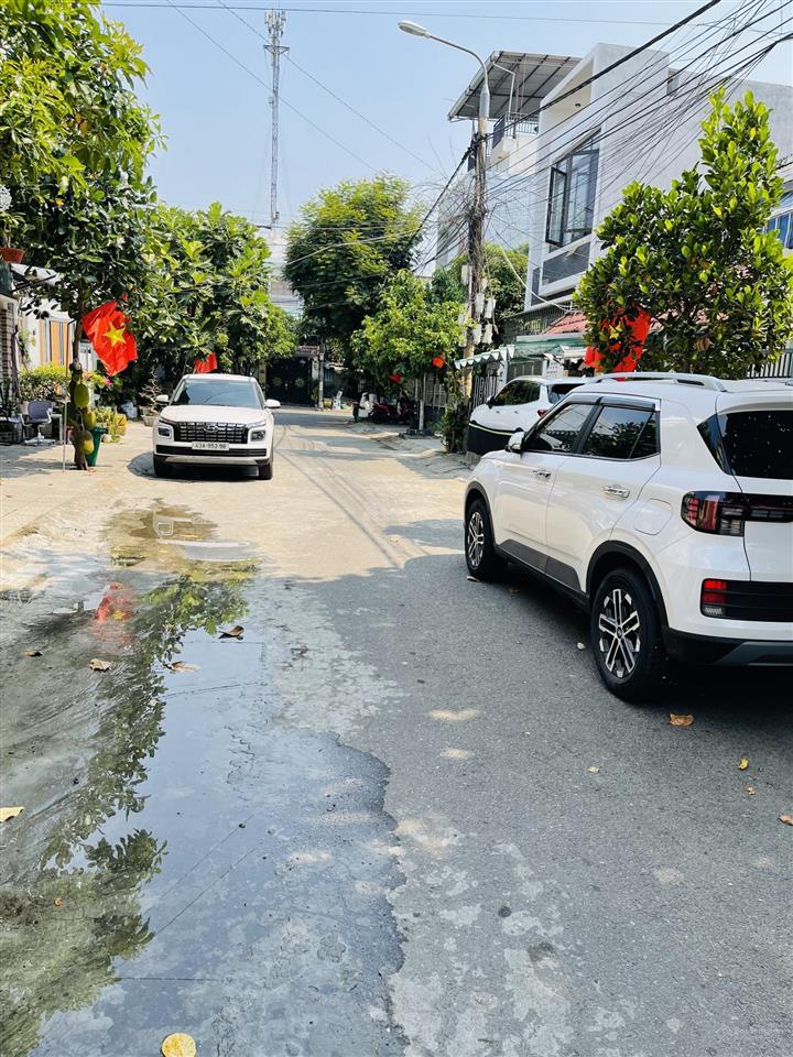 Chính chủ bán đất đường 5,5m nguyễn văn giáp  hòa xuân  hướng tây , vị trí đẹp, giá tốt nhất.