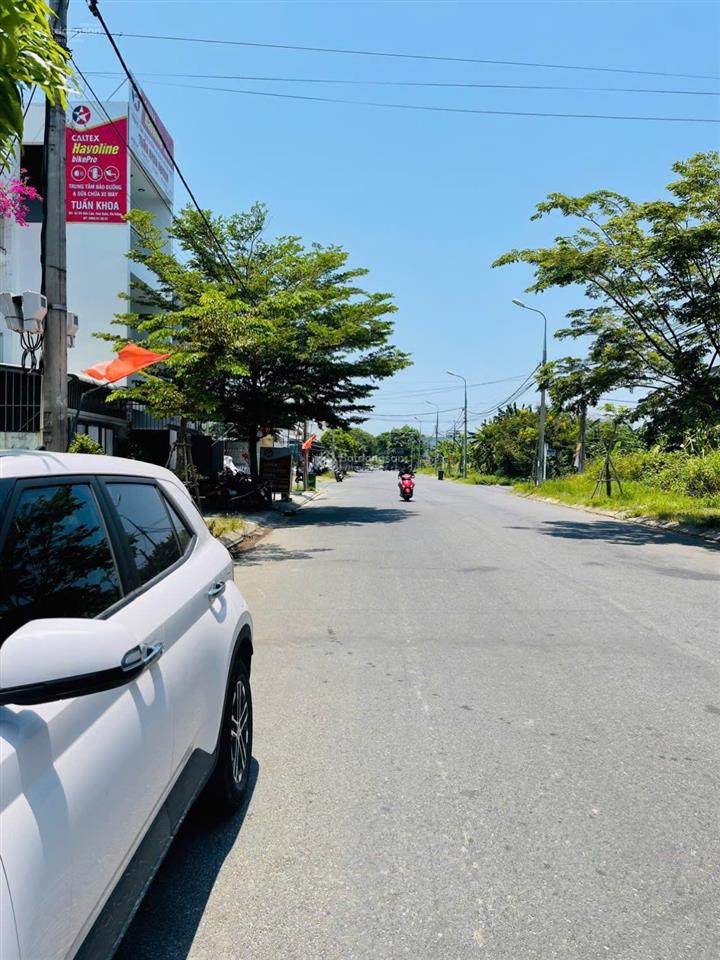 Chủ gởi bán lô đất đẹp đường 10,5m đô đốc lân  hòa xuân  diện tích 100m2  hướng tây , vị trí đẹp