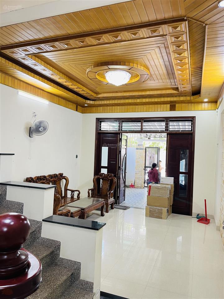 Cho thuê nhà 3 tầng đường 7,5m hồ trung lượnghòa xuân hướng tây nam , vị trí sát nguyễn phước lan