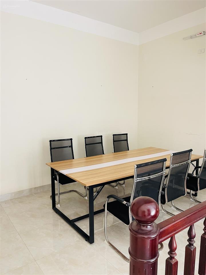 Cho thuê nhà 3 tầng đường 7,5m hồ trung lượnghòa xuân hướng tây nam , vị trí sát nguyễn phước lan