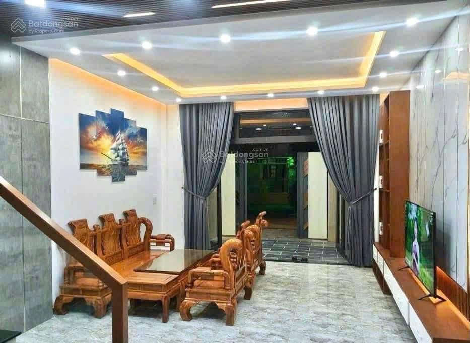 Cho thuê nhà 3 tầng đường 7,5m huỳnh ngọc đủ  hòa xuân  hướng tây nam, full nội thất, giá tốt