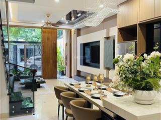 Bán nhà 3 tầng đường 5,5m cẩm chánh 5  sát chợ hòa xuân  hướng tây bắc  giá tốt.