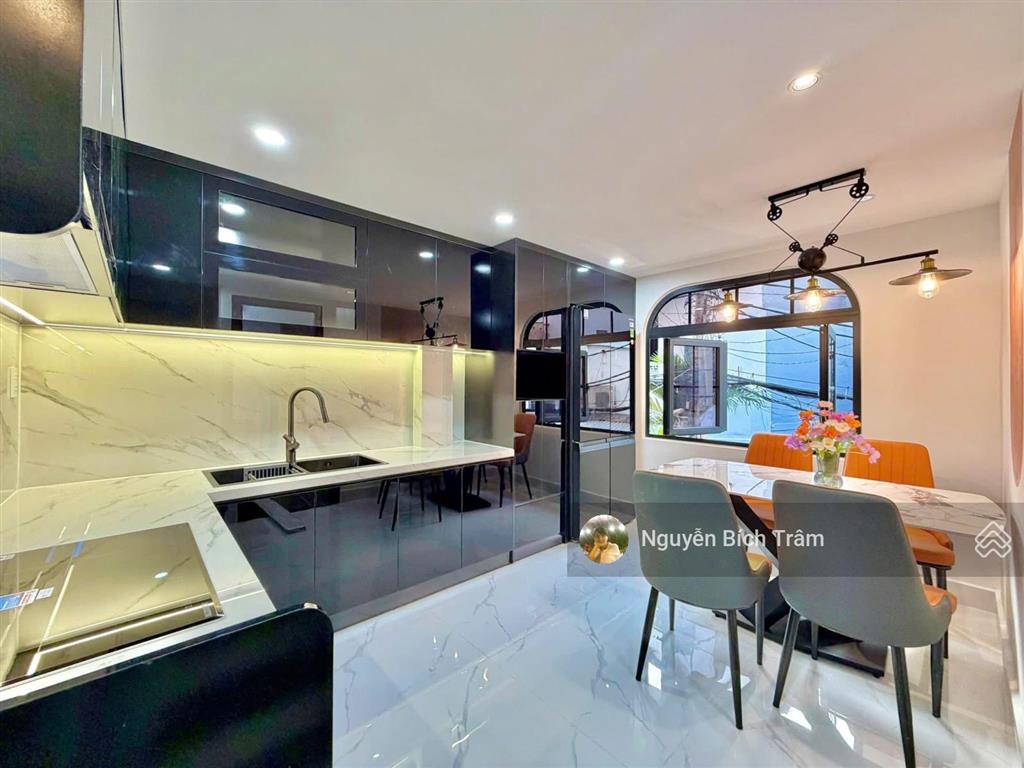 Quận 3, khu vip trần quang diệu  lê văn sỹ cách hxh 50m dt 60m2 ngang 4m, chỉ 8.3 tỷ