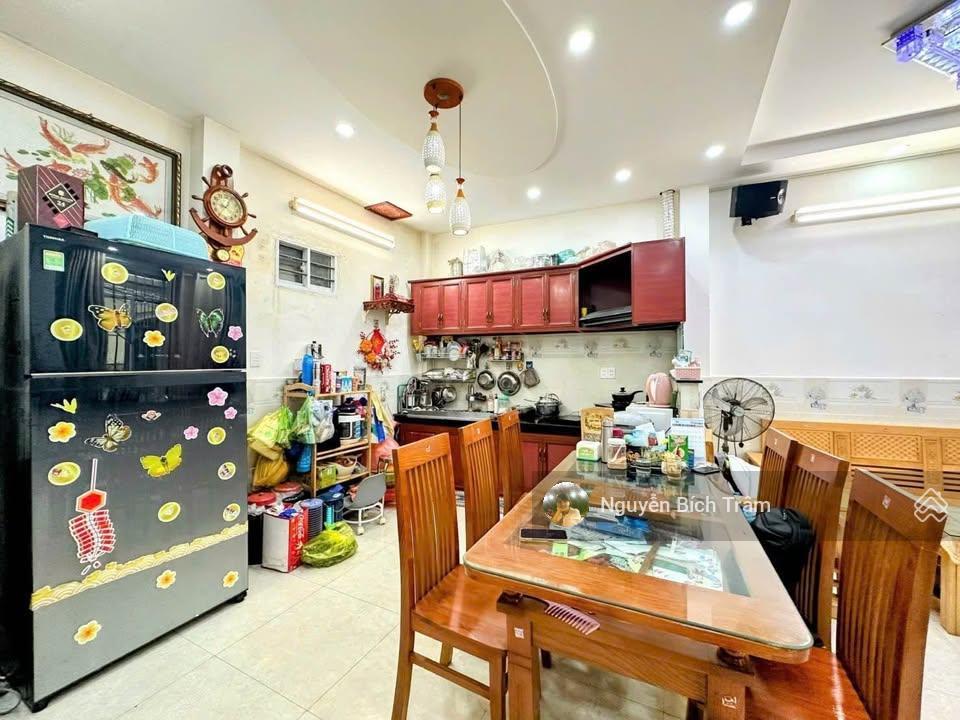 Nhà phố gò vấp  3tầng đường thống nhất p. 11  4.2x17m vuông  chính chủ tâm huyết  6. x tỷ tl