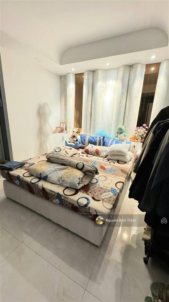 Siêu phẩm lạc long quân  hẻm 1/ rộng 6m thông  5 tầng btct  khu dân cư lâu năm. hơn 5 tỷ