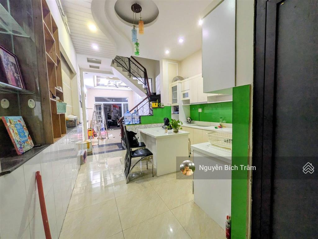 Siêu phẩm lạc long quân  hẻm 1/ rộng 6m thông  5 tầng btct  khu dân cư lâu năm. hơn 5 tỷ