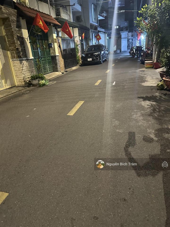 Siêu phẩm lạc long quân  hẻm 1/ rộng 6m thông  5 tầng btct  khu dân cư lâu năm. hơn 5 tỷ