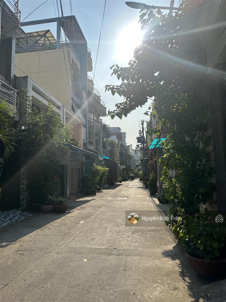Hẻm nhựa 5m ngay chợ tân hương 4x17m 5tầng  gần mặt tiền nhỉnh 7 tỷ tl chủ