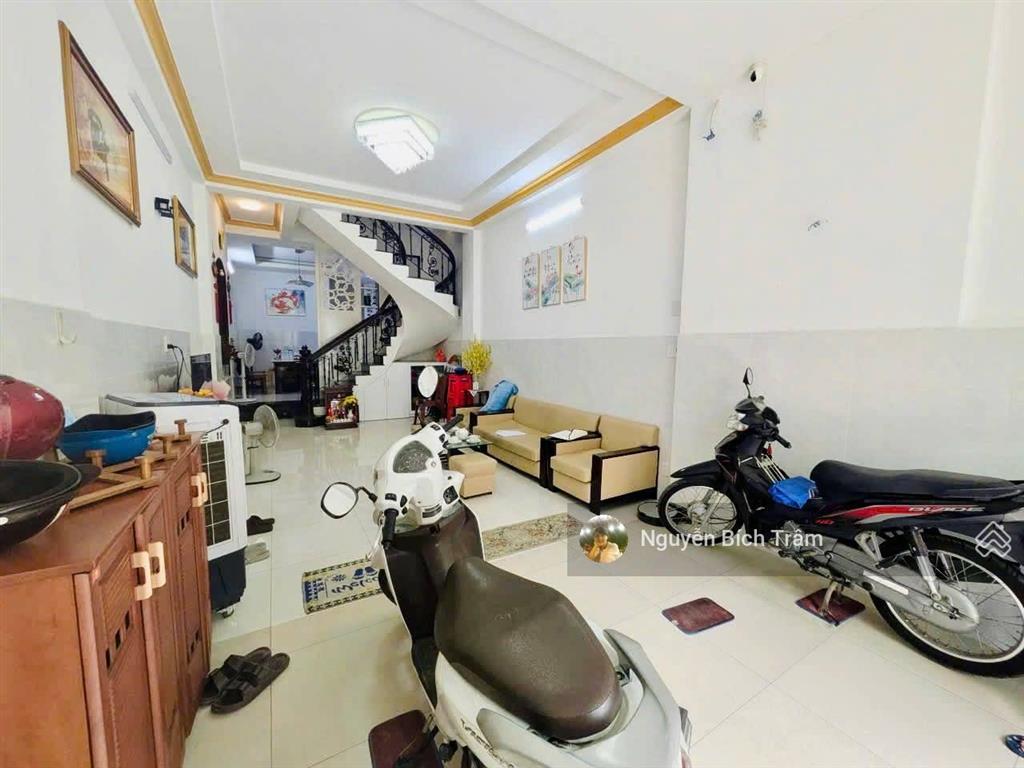 Tân bình  chợ vải giáp lạc long quân  4x17.5 3t  hẻm xe tải  8.99 tỷ tl chủ