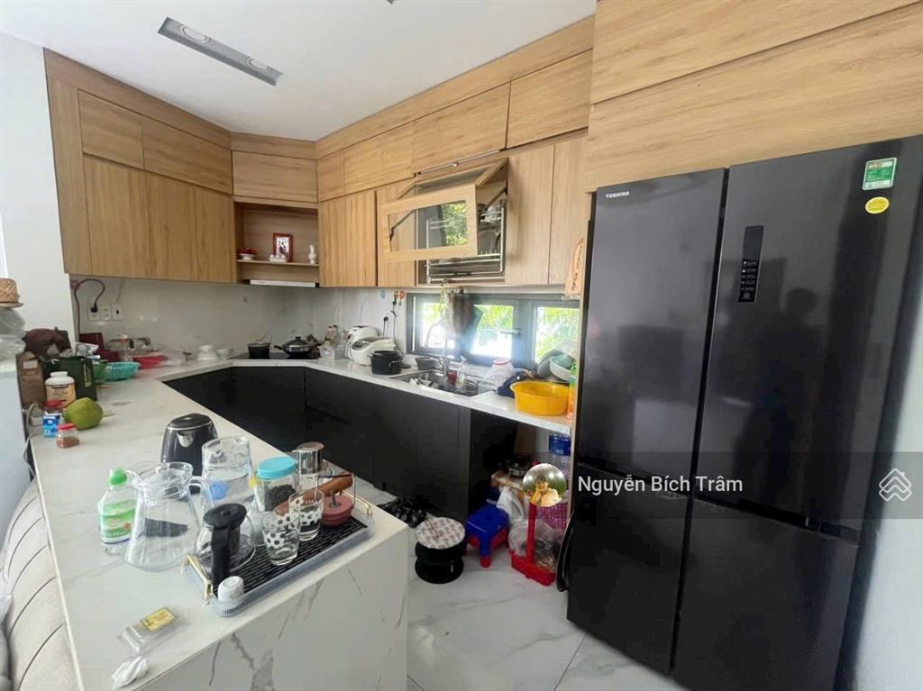 Lý thường kiệt đh bách khoa  hxh 6m thông  3tầng 70m2 shr vuông a4  9.4 tỷ