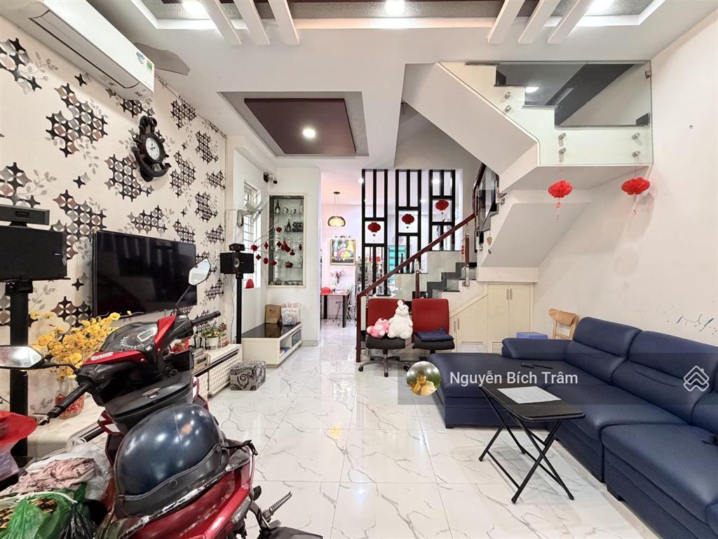 Ngay bảy hiền dt65m2 (4x16)  chủ gởi 9.5 tỷ tl nhà đẹp 3 tầng cmt8  hxh bàn cờ thông thương
