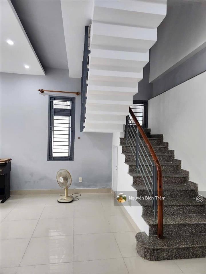 Hiếm trong pk 4tỷdt 55m2 ngang 5m  khu vip tô hiệu giáp q11  sổ a4 chính chủ lâu năm