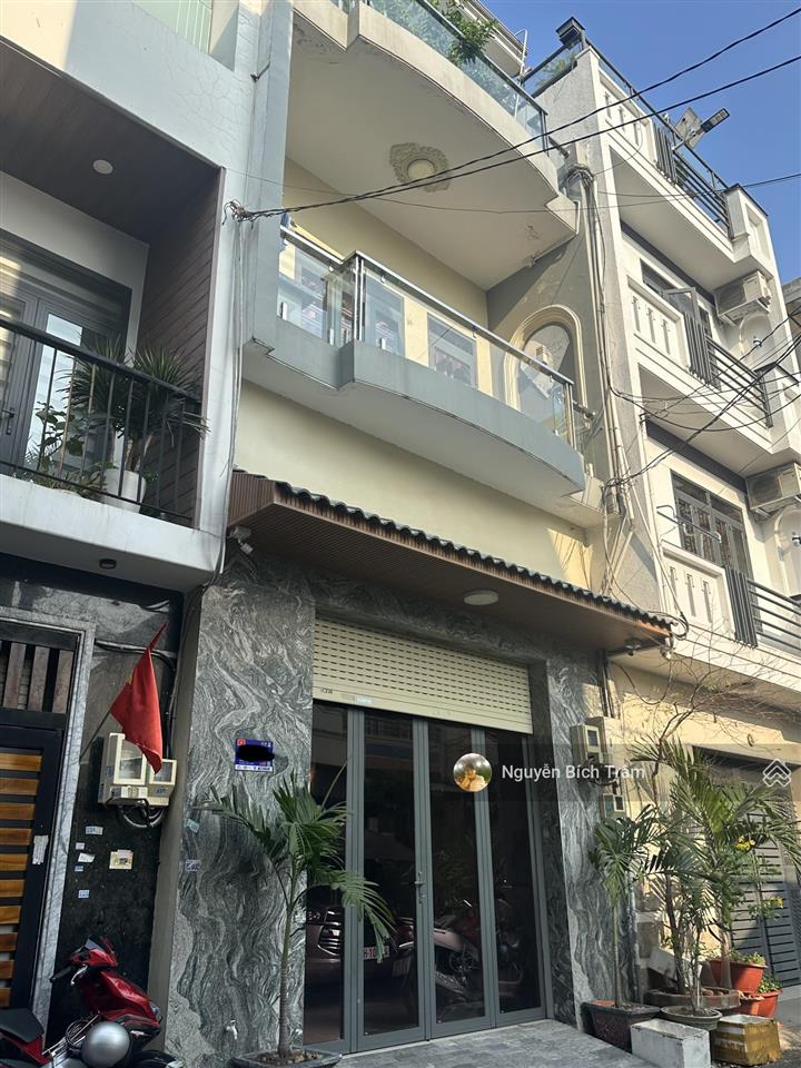 Chủ gởi ngôi nhà lâu năm  hxh đường 3/2 dt45m2 3tầng  trung tâm q10  hơn 8 tỷ