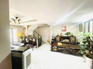 Siêu phẩm mặt tiền trần thủ độ đẹp  4 tầng ngang 4.5m  chủ xây tâm huyết hơn 12 tỷ