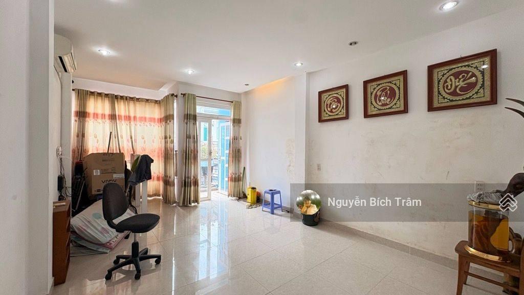 Chủ sập nguồn! giảm ngay 200 triệu  nhà gần mt huỳnh văn bánh ở ngay  chỉ 8.5 tỷ