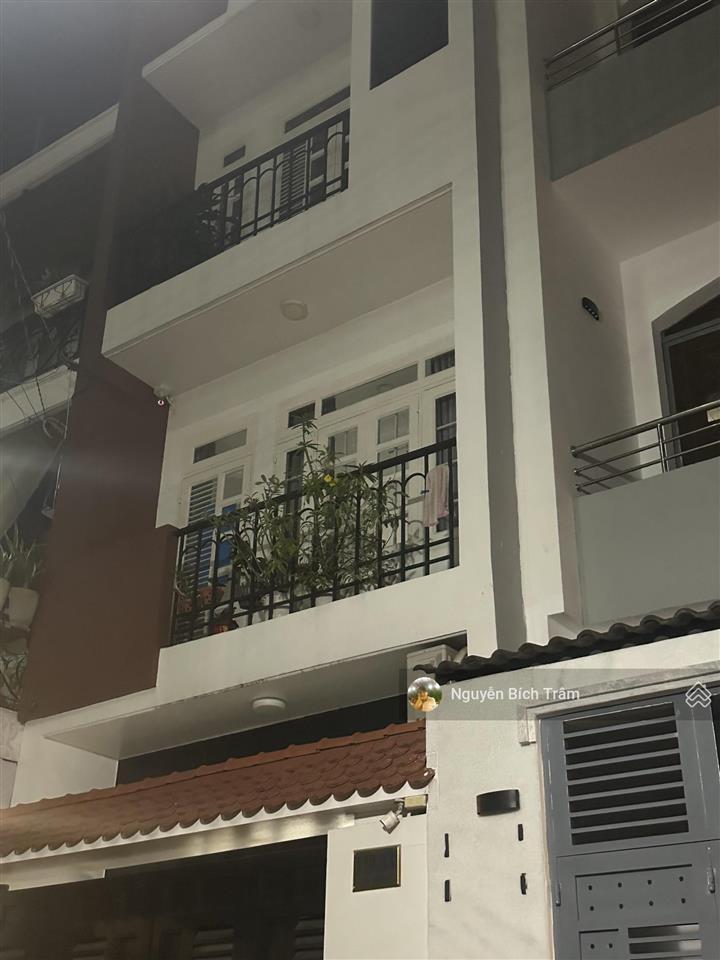 Vị trí vàng kd đa ngành  mt 4 tầng đẹp khu độc lập lề đường 3.5m  ngang 4.2m. chỉ 13.99 tỷ