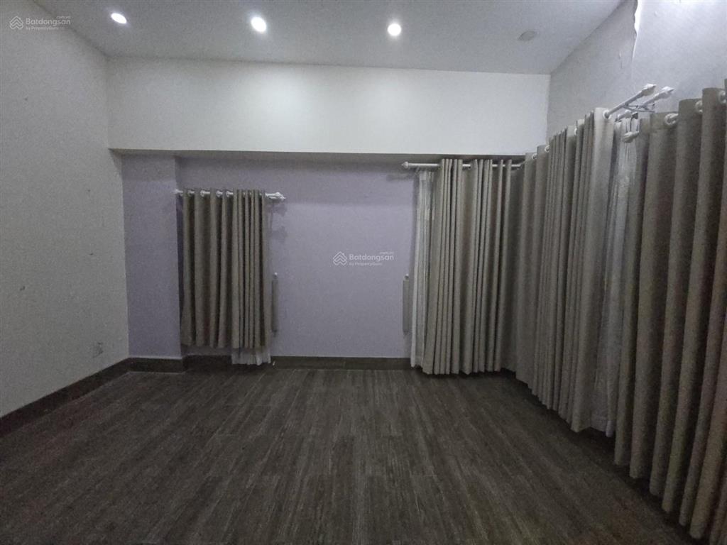 Bán nhà 2 tầng gần đường kha vạn cân, linh đông 8m ngang có 6 phòng