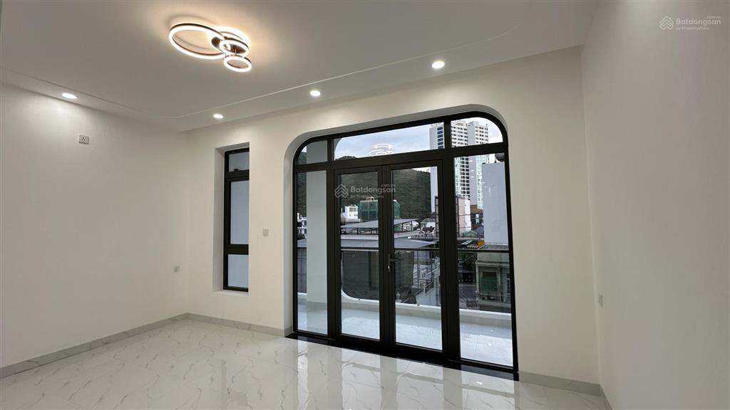 Bán nhà riêng 11,5 tỷ, 73.7 m2, 4pn, 4wc tại phạm văn đồng, p bắc nha trang, khánh hòa
