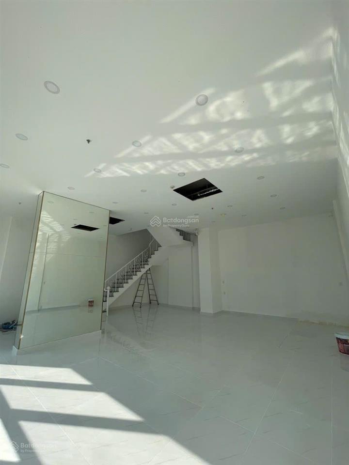 Cho thuê shophouse 160m2 1 trệt 1 lầu mặt tiền 9m  hoàn thiện cơ bản  giá thuê 25triệu